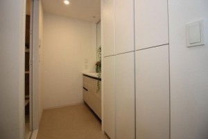 川西市東多田、マンションの洗面画像です