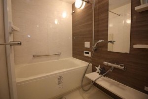 川西市東多田、マンションの風呂画像です