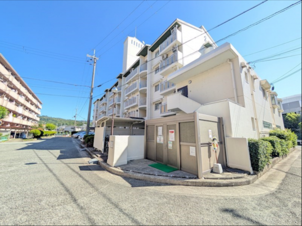 川西市多田桜木、マンションの画像です