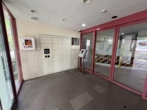 川西市丸山台、マンションのエントランス画像です