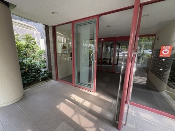 川西市丸山台、マンションのエントランス画像です