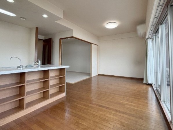 川西市見野、マンションの居間画像です