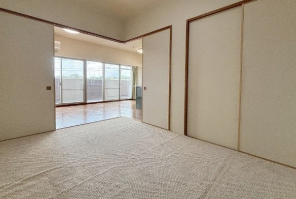 川西市見野、マンションの居間画像です