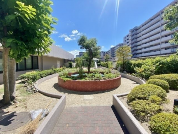 川西市久代、マンションの画像です