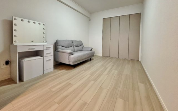 川西市久代、マンションの画像です