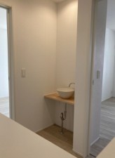 川西市笹部、新築一戸建ての洗面画像です