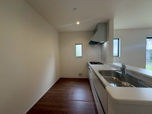 川西市西多田、新築一戸建てのキッチン画像です