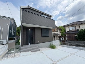 川西市西多田、新築一戸建ての外観画像です
