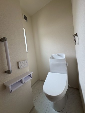 川西市西多田、新築一戸建てのトイレ画像です