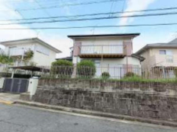 川西市湯山台、中古一戸建ての画像です