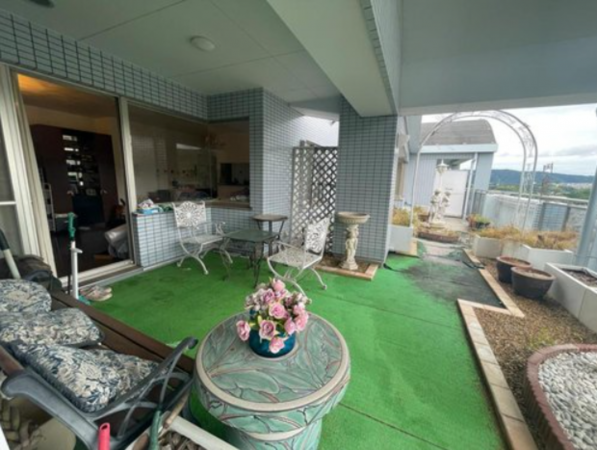 川西市緑台、マンションの画像です