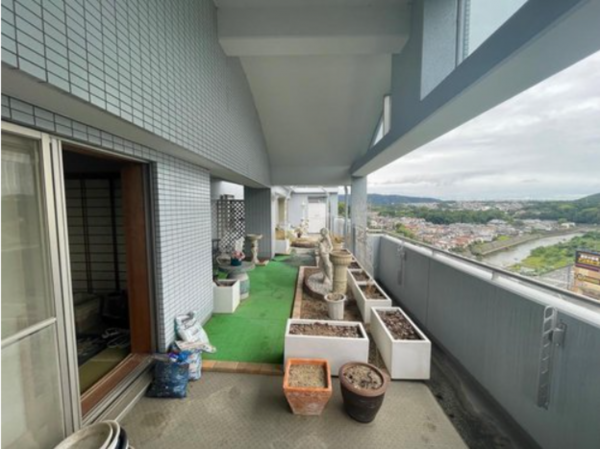 川西市緑台、マンションの画像です
