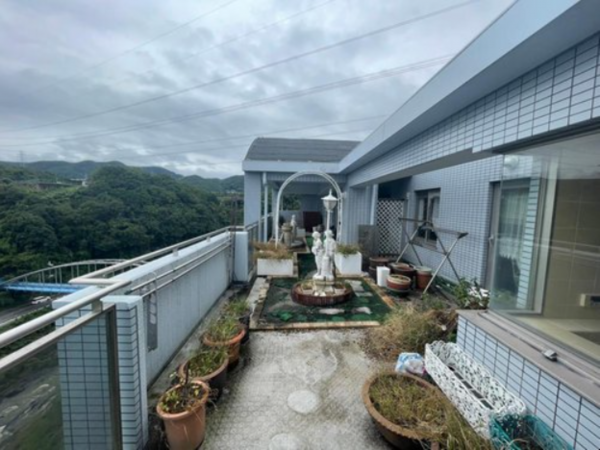 川西市緑台、マンションの画像です