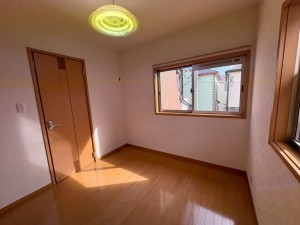 川西市丸の内町、中古一戸建ての寝室画像です