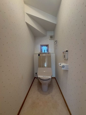 川西市丸の内町、中古一戸建てのトイレ画像です