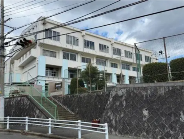 川西市緑台、中古一戸建ての画像です