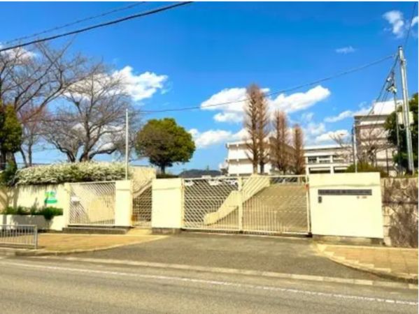 川西市緑台、中古一戸建ての画像です