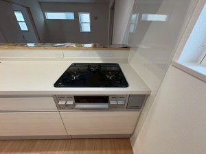 川西市山下町、新築一戸建てのキッチン画像です
