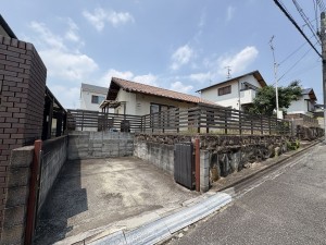 川西市水明台、中古一戸建ての外観画像です