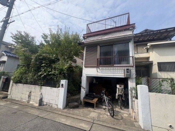 川西市下財町、中古一戸建ての外観画像です