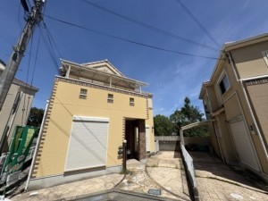川西市鴬台、中古一戸建ての外観画像です