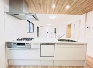 川西市清和台、新築一戸建てのキッチン画像です