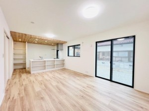 川西市清和台、新築一戸建ての居間画像です