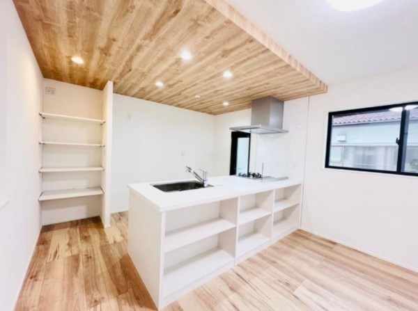 川西市清和台、新築一戸建てのキッチン画像です