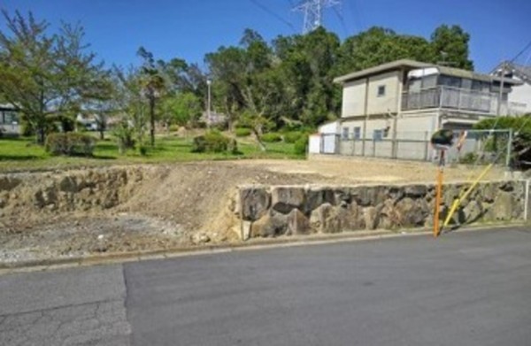 川西市緑台、新築一戸建ての外観画像です