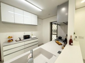 川西市緑が丘、新築一戸建てのキッチン画像です
