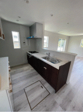 川西市鼓が滝、新築一戸建てのキッチン画像です