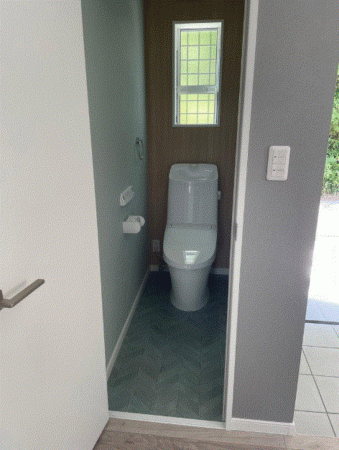 川西市鼓が滝、新築一戸建てのトイレ画像です
