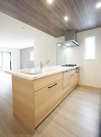 川西市大和、新築一戸建てのキッチン画像です