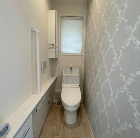 川西市清和台、中古一戸建てのトイレ画像です