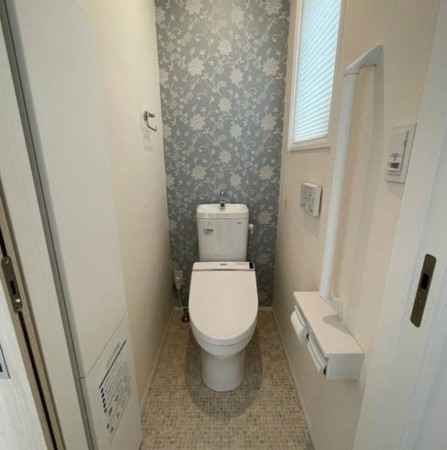 川西市清和台、中古一戸建てのトイレ画像です