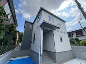 川西市清流台、新築一戸建ての外観画像です