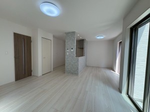 川西市清流台、新築一戸建ての居間画像です