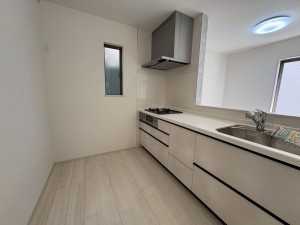 川西市清流台、新築一戸建てのキッチン画像です