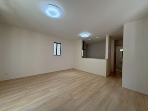 川西市清流台、新築一戸建ての居間画像です