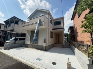川西市清流台、新築一戸建ての外観画像です