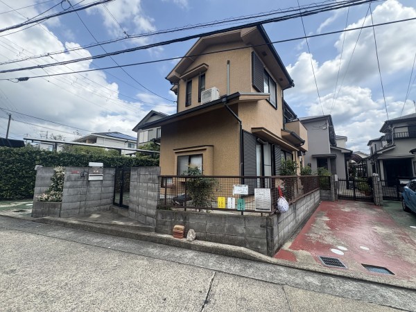 川西市新田、中古一戸建ての外観画像です