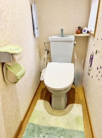 川西市新田、中古一戸建てのトイレ画像です
