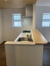 川西市清和台、新築一戸建てのキッチン画像です