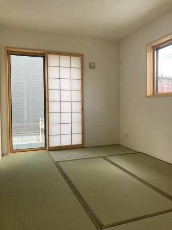 川西市清和台、新築一戸建ての居間画像です