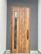 川西市清和台、新築一戸建ての玄関画像です