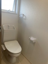 川西市清和台、新築一戸建てのトイレ画像です
