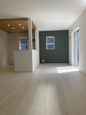 川西市清和台、新築一戸建ての居間画像です