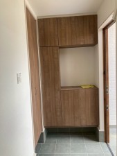 川西市清和台、新築一戸建ての玄関画像です