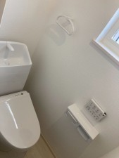 川西市清和台、新築一戸建てのトイレ画像です