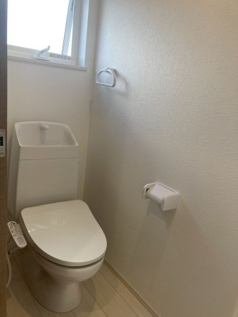 川西市清和台、新築一戸建てのトイレ画像です
